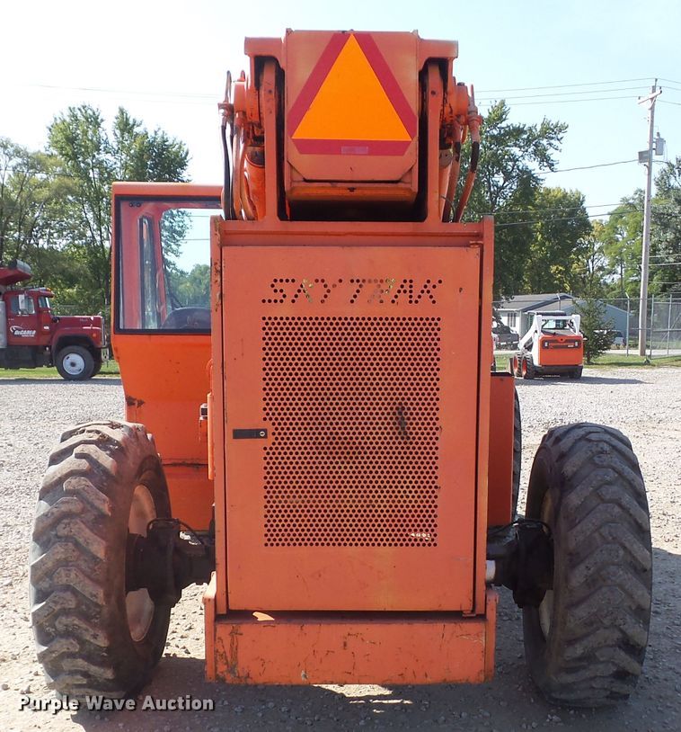 image for item DF0889 SkyTrak 8042  telehandler