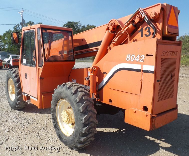image for item DF0889 SkyTrak 8042  telehandler