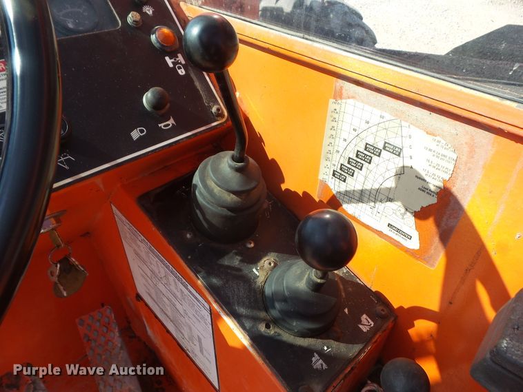 image for item DF0889 SkyTrak 8042  telehandler