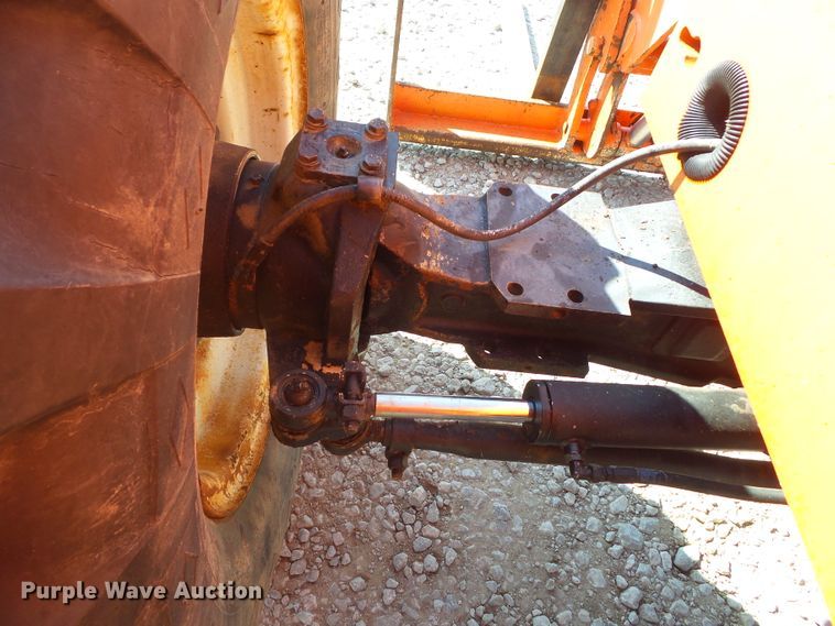 image for item DF0889 SkyTrak 8042  telehandler