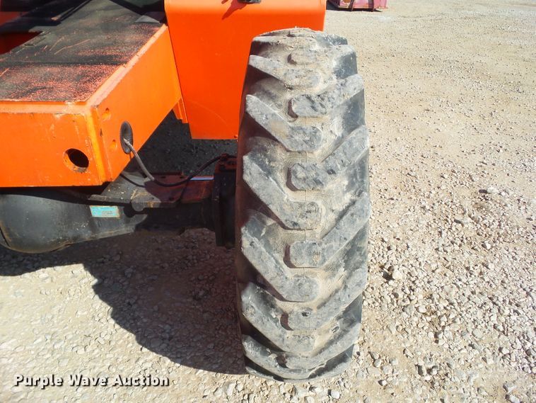 image for item DF0889 SkyTrak 8042  telehandler