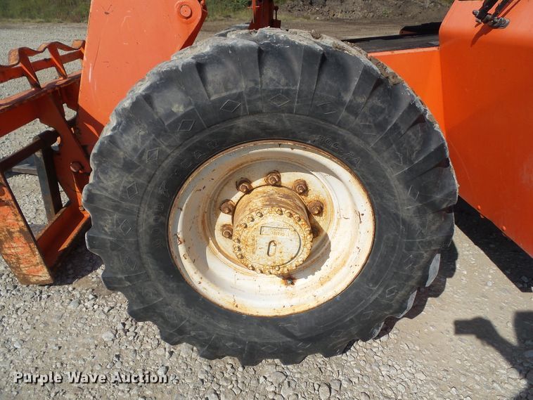 image for item DF0889 SkyTrak 8042  telehandler