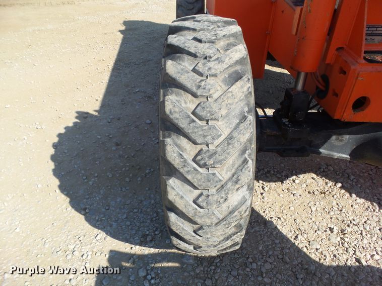 image for item DF0889 SkyTrak 8042  telehandler