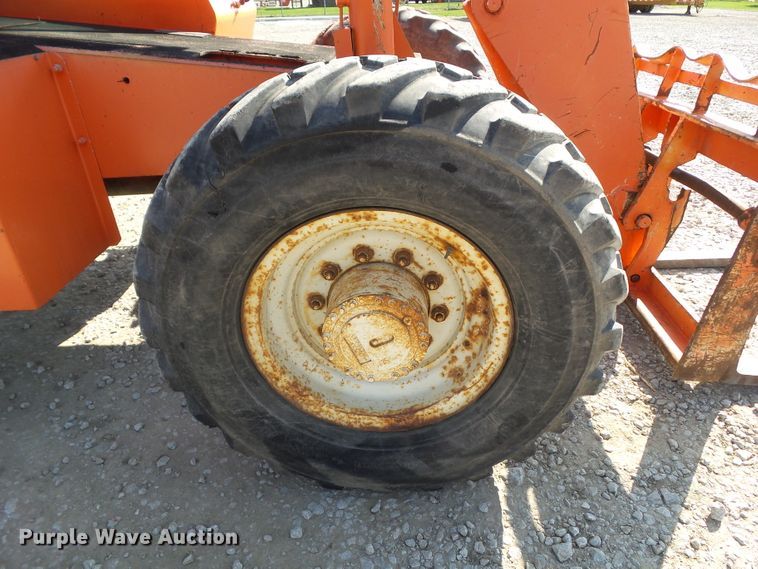 image for item DF0889 SkyTrak 8042  telehandler