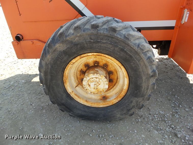 image for item DF0889 SkyTrak 8042  telehandler