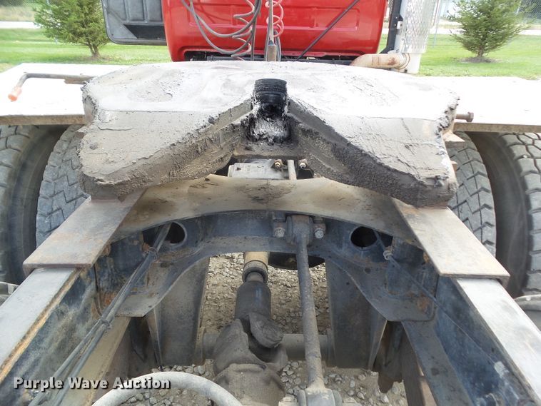 image for item DF0890 1992 Mack RD600  semi truck