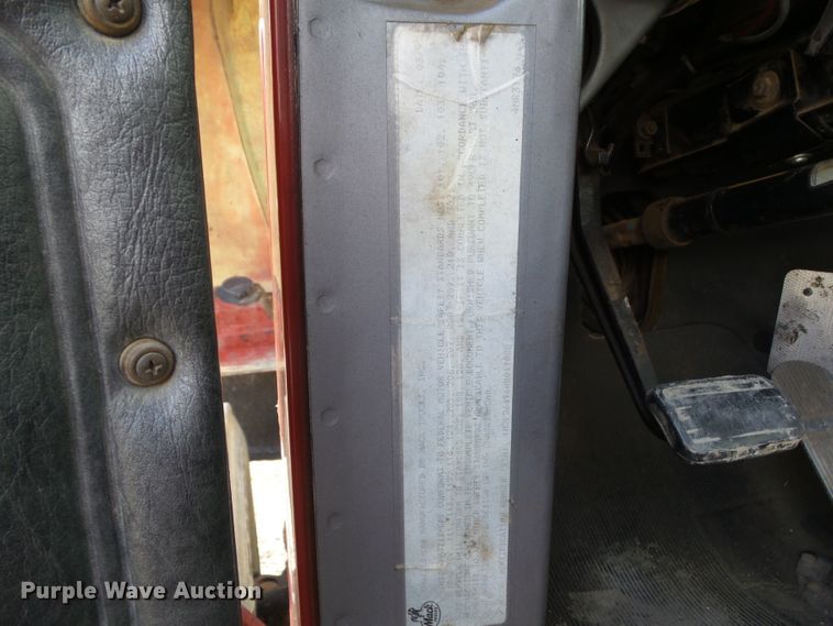 image for item DF0890 1992 Mack RD600  semi truck