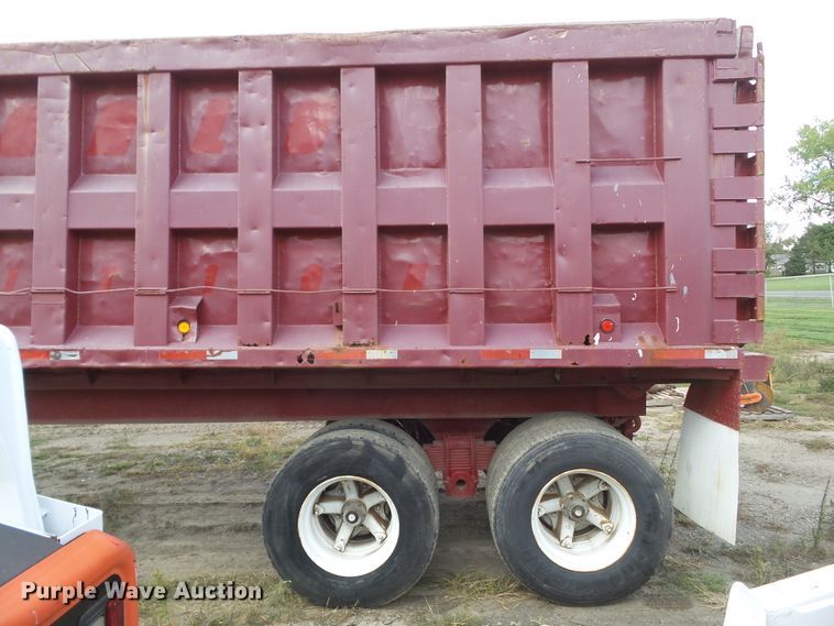 image for item DF0891 1977 Steco ST end dump trailer