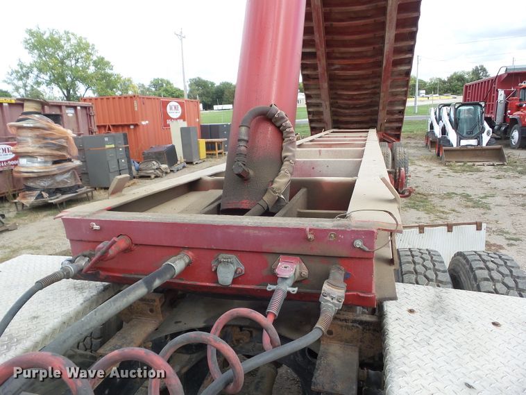 image for item DF0891 1977 Steco ST end dump trailer