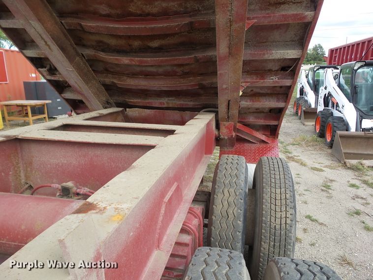 image for item DF0891 1977 Steco ST end dump trailer