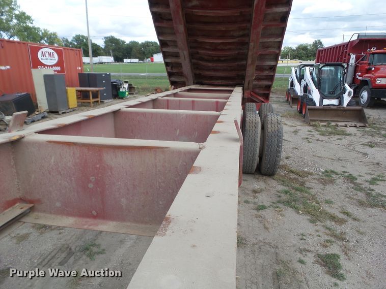 image for item DF0891 1977 Steco ST end dump trailer