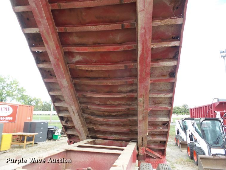 image for item DF0891 1977 Steco ST end dump trailer