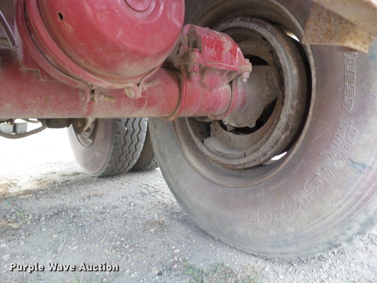 image for item DF0891 1977 Steco ST end dump trailer