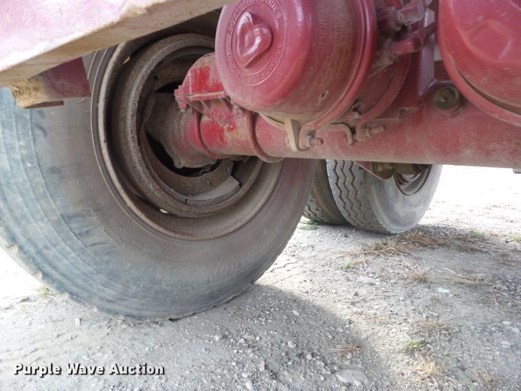 image for item DF0891 1977 Steco ST end dump trailer