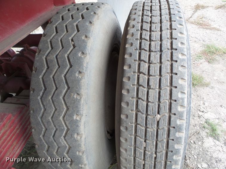 image for item DF0891 1977 Steco ST end dump trailer