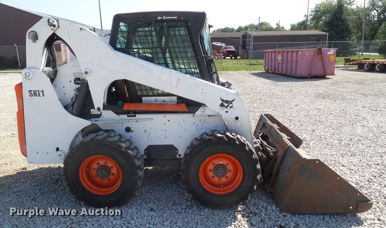 image for item DF0892 2010 Bobcat S300  skid steer loader