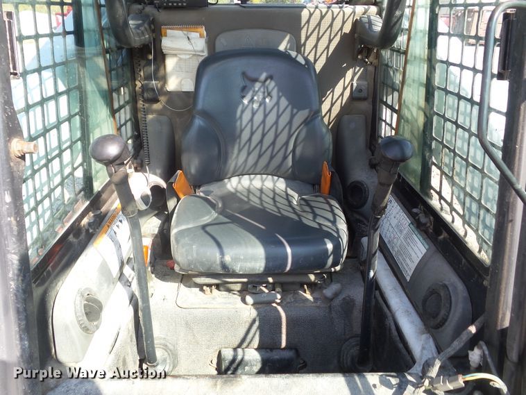 image for item DF0892 2010 Bobcat S300  skid steer loader