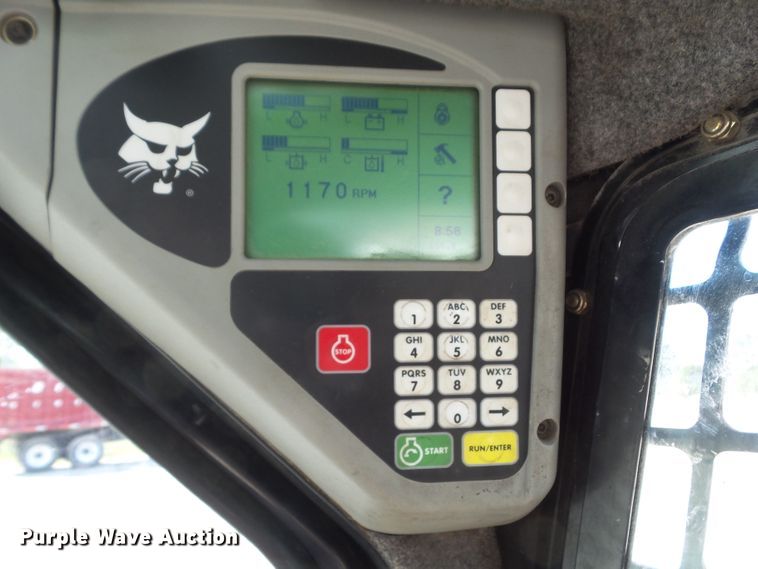 image for item DF0892 2010 Bobcat S300  skid steer loader