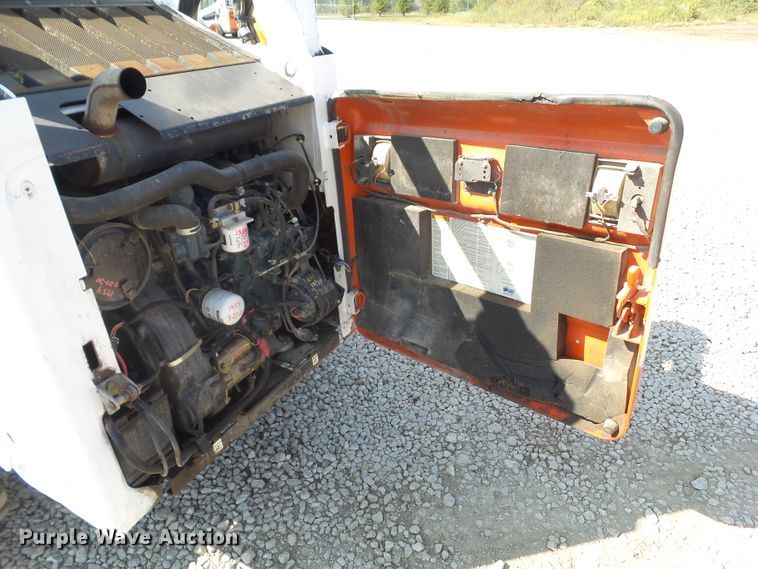 image for item DF0892 2010 Bobcat S300  skid steer loader