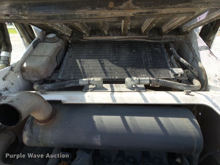 image for item DF0892 2010 Bobcat S300  skid steer loader