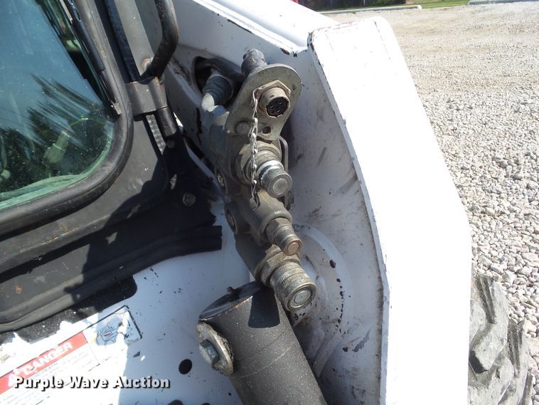 image for item DF0892 2010 Bobcat S300  skid steer loader