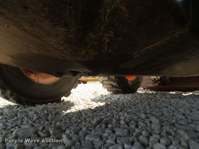 image for item DF0892 2010 Bobcat S300  skid steer loader