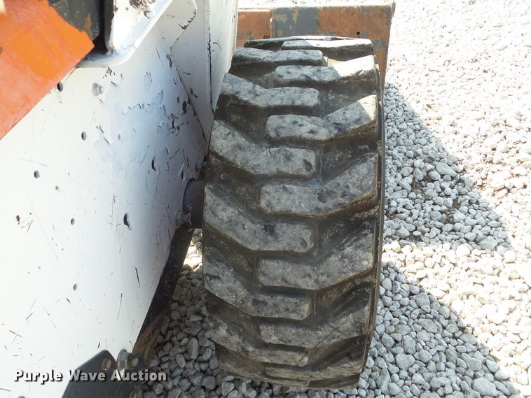 image for item DF0892 2010 Bobcat S300  skid steer loader