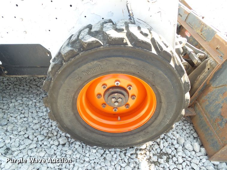 image for item DF0892 2010 Bobcat S300  skid steer loader