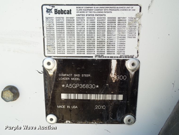 image for item DF0892 2010 Bobcat S300  skid steer loader