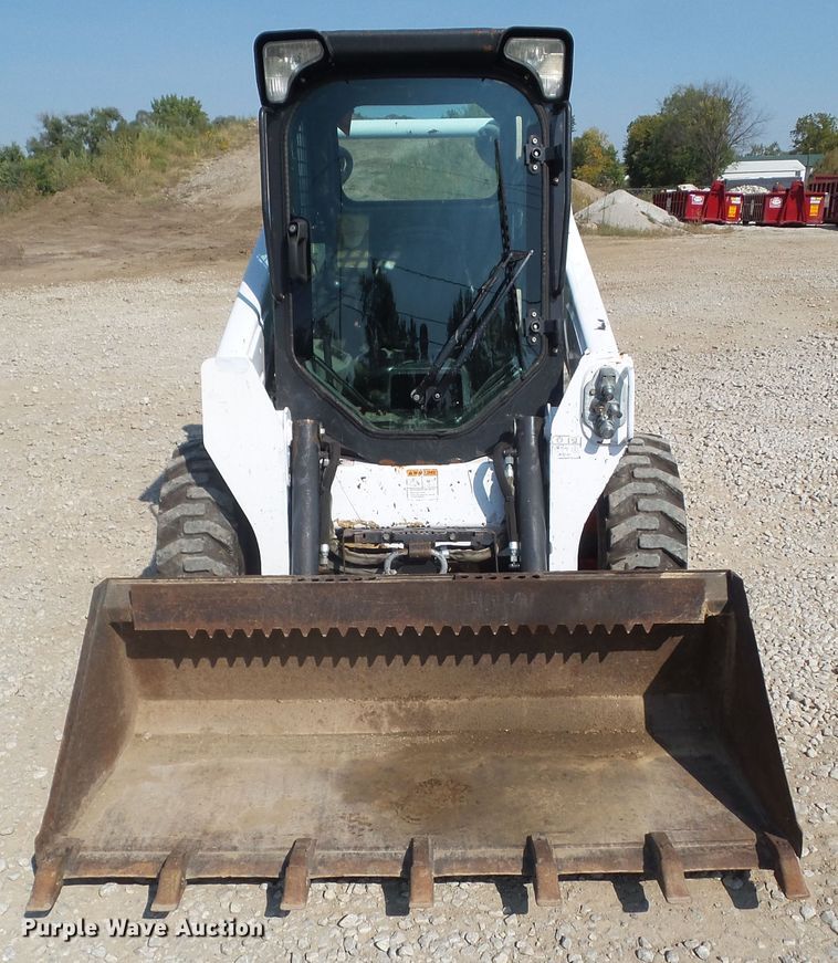 image for item DF0893 2013 Bobcat S590  skid steer loader