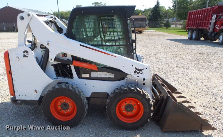 image for item DF0893 2013 Bobcat S590  skid steer loader
