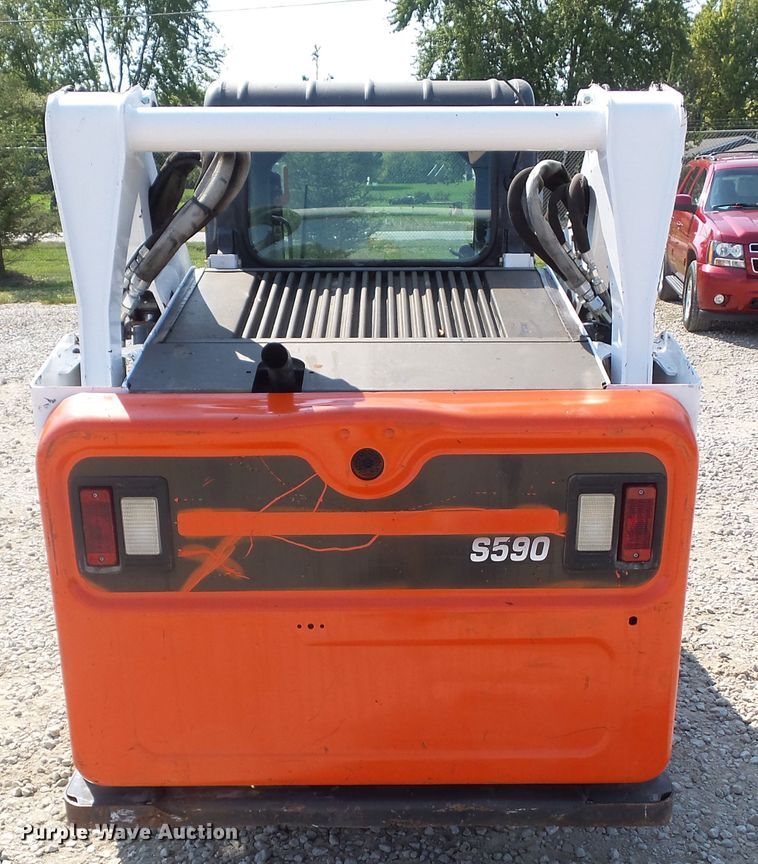 image for item DF0893 2013 Bobcat S590  skid steer loader
