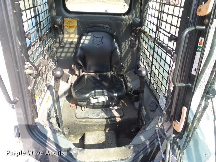 image for item DF0893 2013 Bobcat S590  skid steer loader