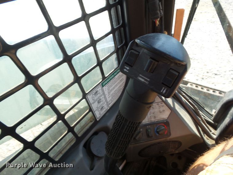 image for item DF0893 2013 Bobcat S590  skid steer loader