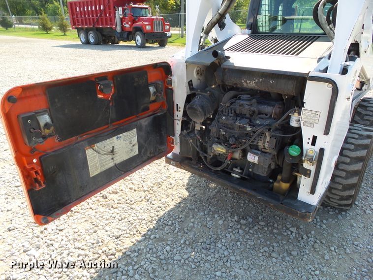 image for item DF0893 2013 Bobcat S590  skid steer loader