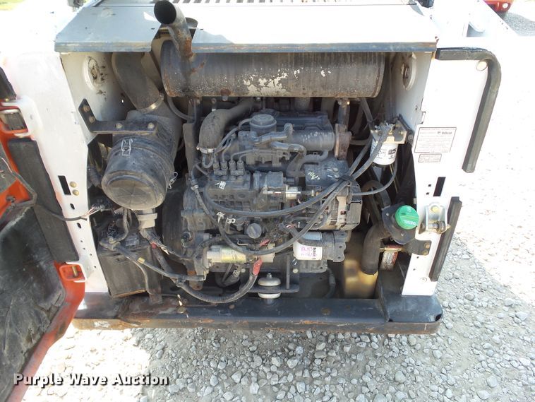 image for item DF0893 2013 Bobcat S590  skid steer loader