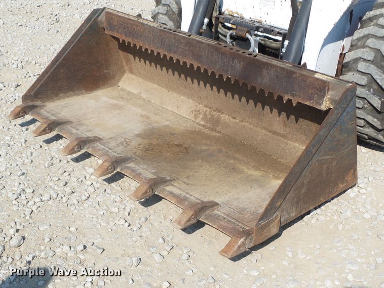 image for item DF0893 2013 Bobcat S590  skid steer loader