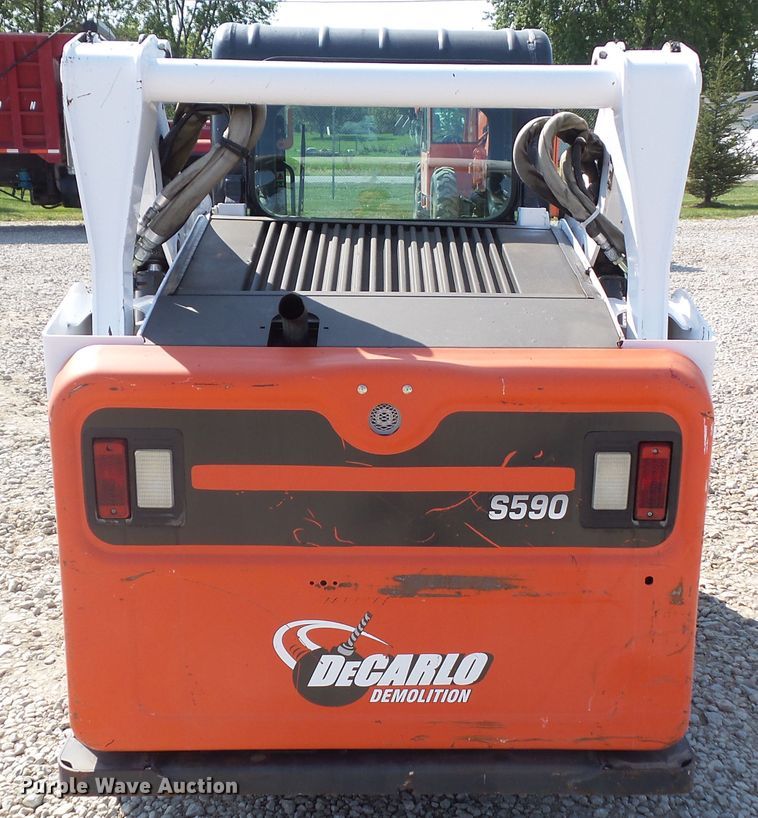 image for item DF0894 2013 Bobcat S590  skid steer loader