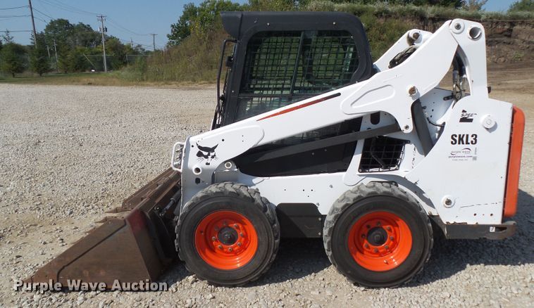 image for item DF0894 2013 Bobcat S590  skid steer loader