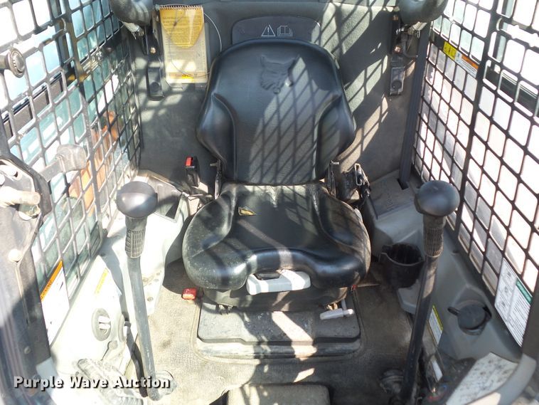 image for item DF0894 2013 Bobcat S590  skid steer loader