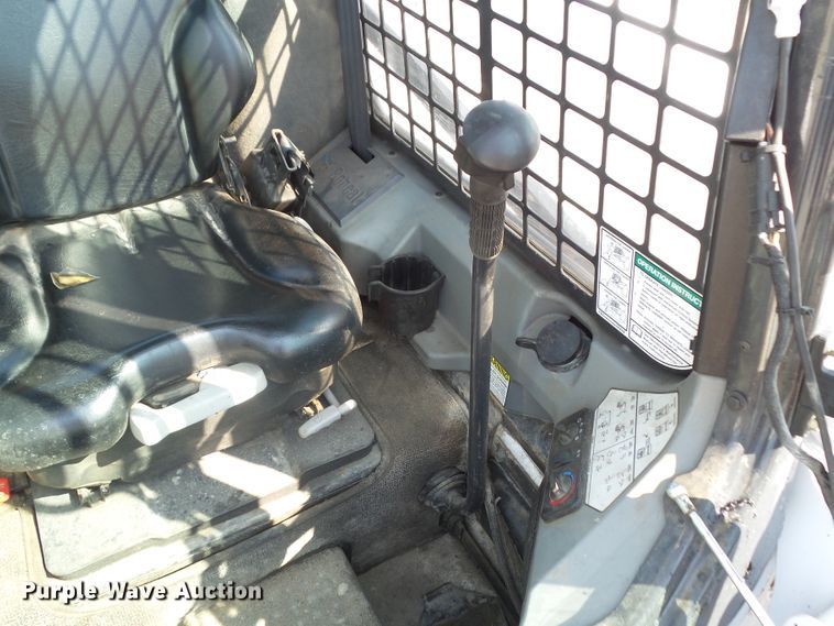 image for item DF0894 2013 Bobcat S590  skid steer loader