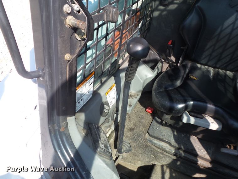 image for item DF0894 2013 Bobcat S590  skid steer loader