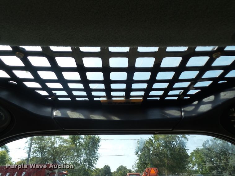 image for item DF0894 2013 Bobcat S590  skid steer loader