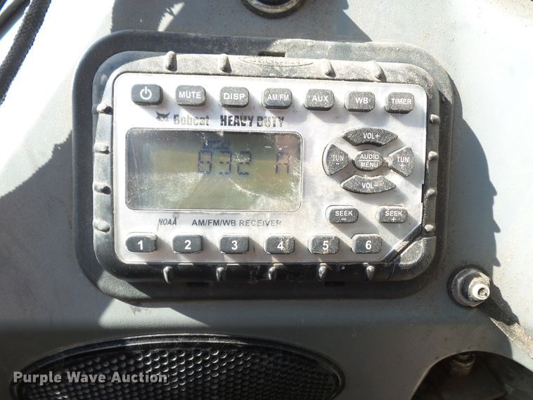 image for item DF0894 2013 Bobcat S590  skid steer loader