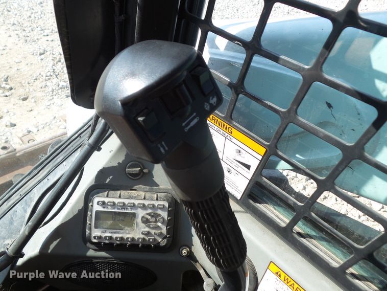 image for item DF0894 2013 Bobcat S590  skid steer loader