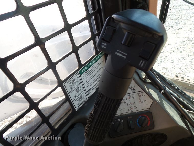 image for item DF0894 2013 Bobcat S590  skid steer loader