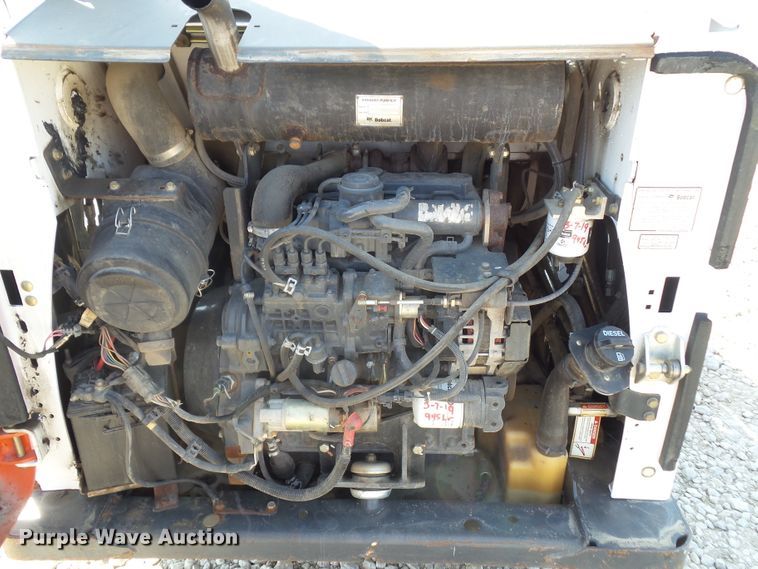 image for item DF0894 2013 Bobcat S590  skid steer loader