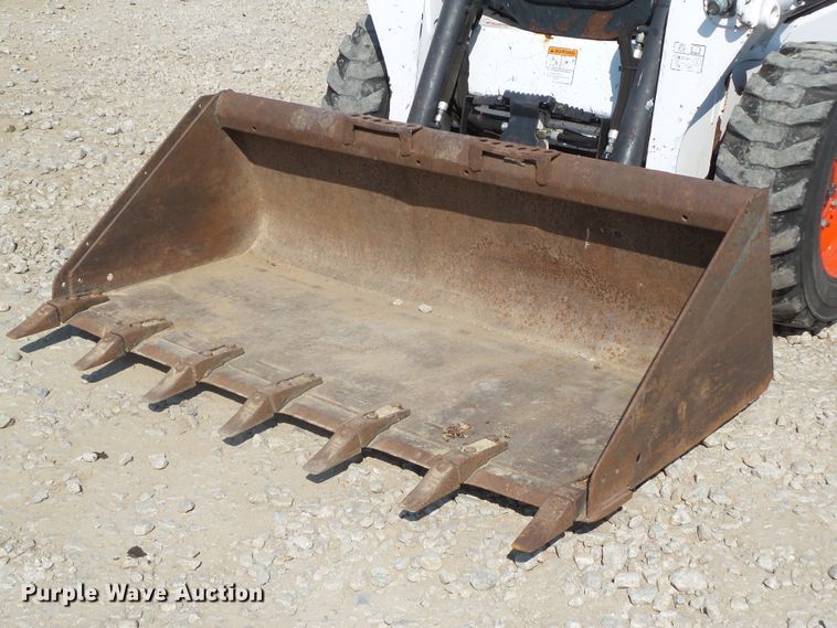image for item DF0894 2013 Bobcat S590  skid steer loader