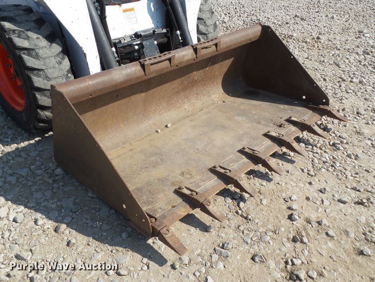 image for item DF0894 2013 Bobcat S590  skid steer loader