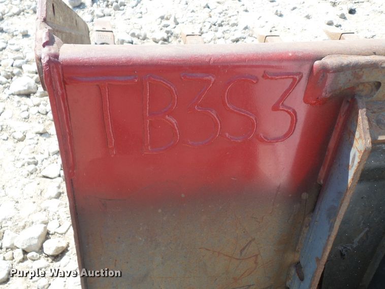 image for item DF0894 2013 Bobcat S590  skid steer loader